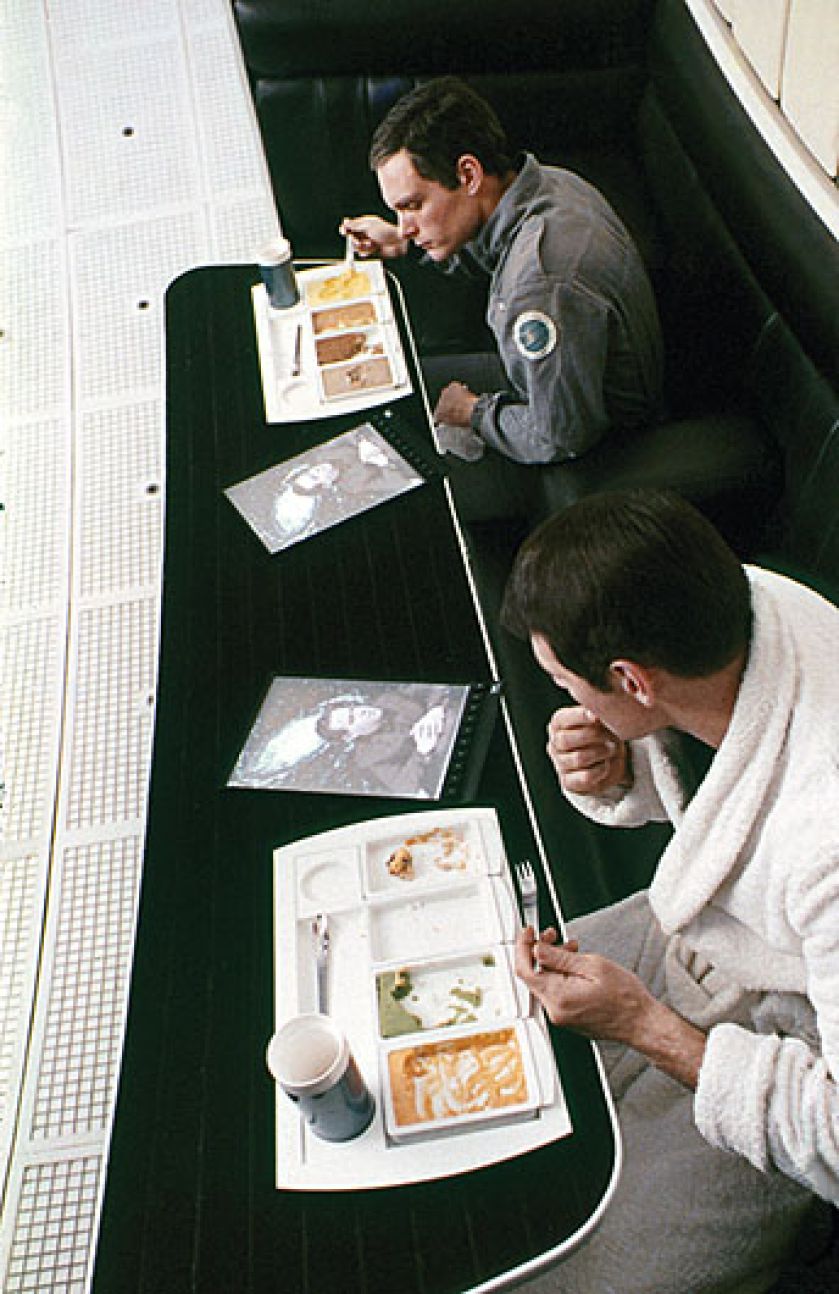 Sztućce dostatecznie futurystyczne, by zagrać w filmie, którego akcja toczy się w kosmosie