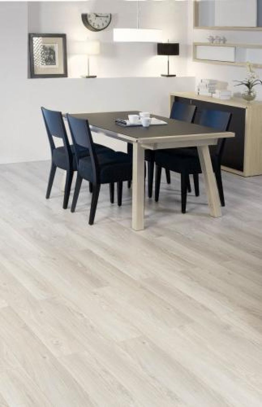 Dębowa podłoga Castle. CLASSEN. Podłoga - naga czy ubrana