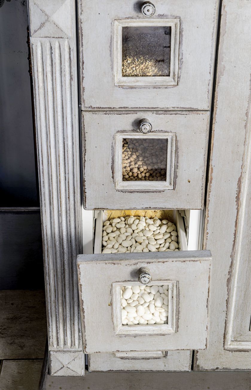 Dorota z domem często rozmawia, przytula się do ścian, nawet pisze o nim wiersze... A on odwdzięcza