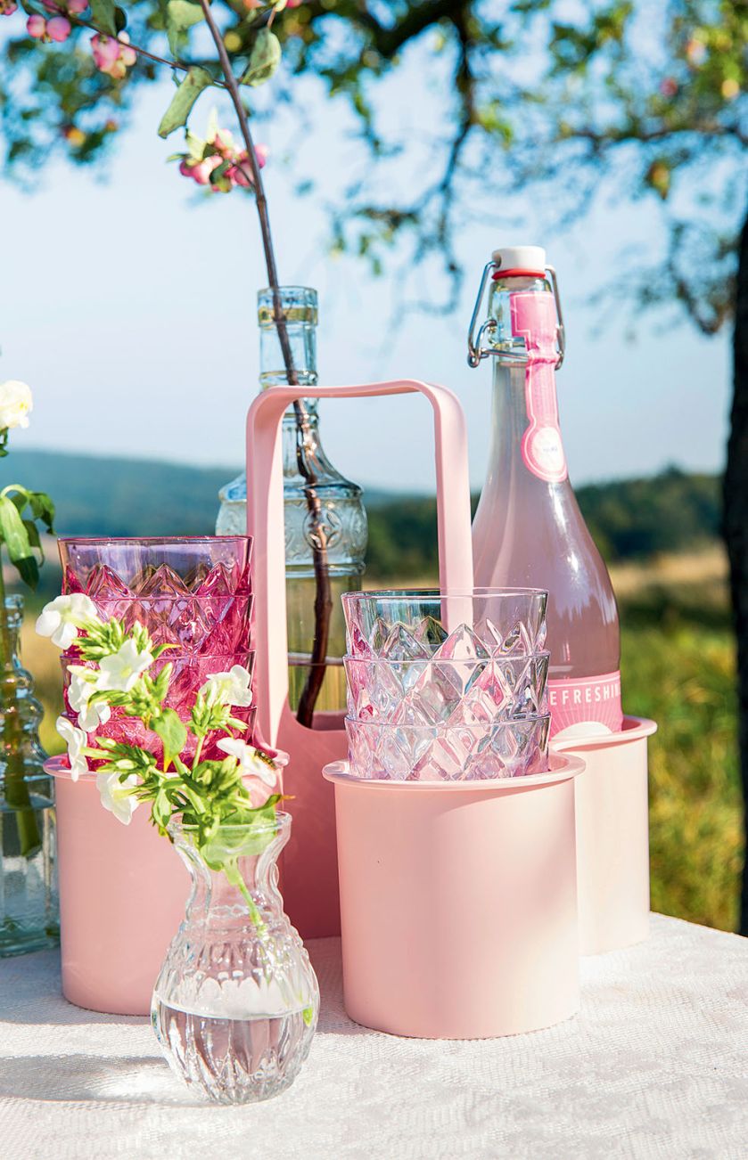 Uczta na świeżym powietrzu: zobacz aranżacje stołów