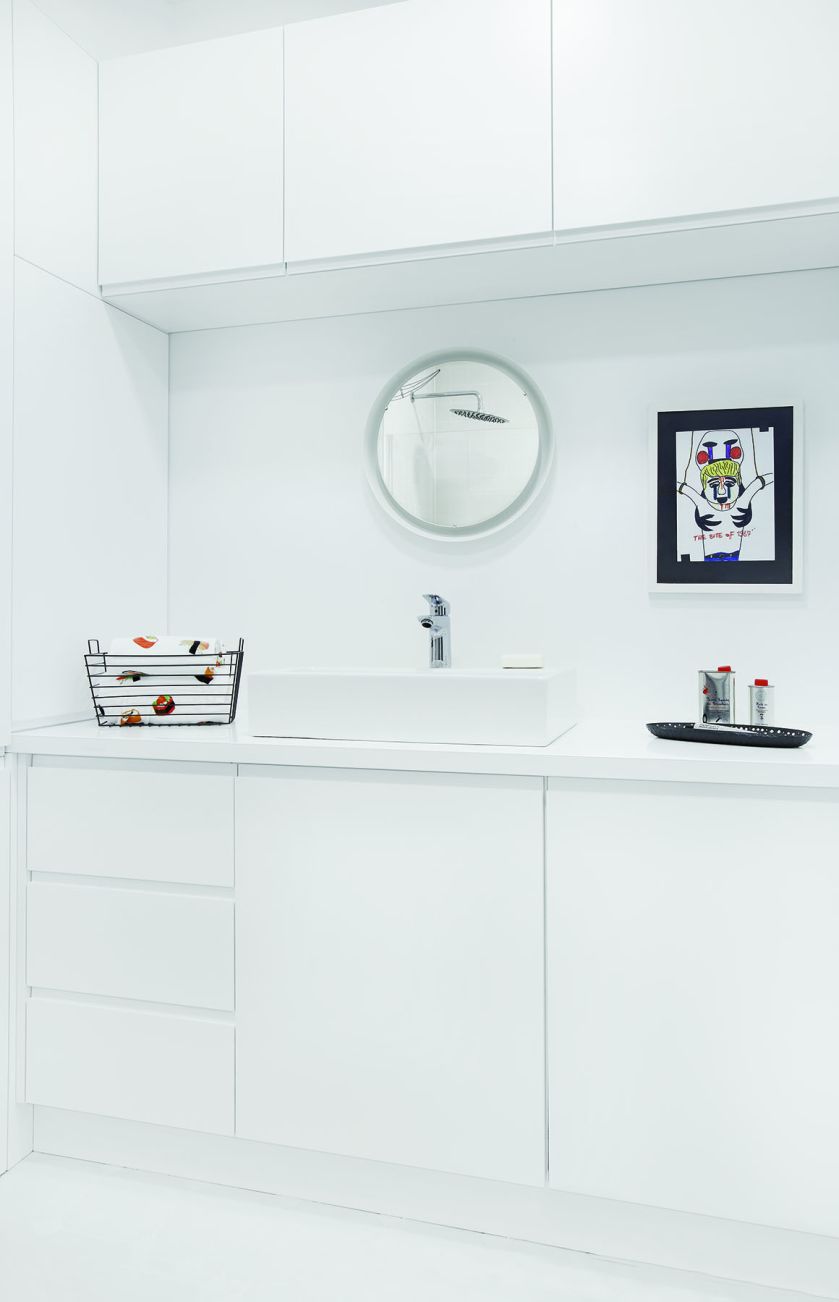 biała łazienka w męskim stylu