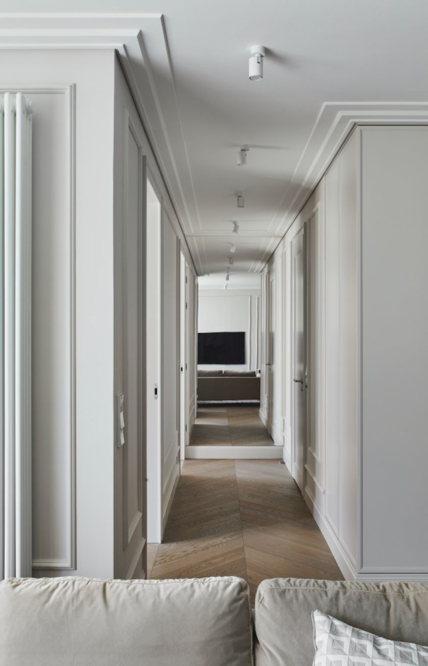 przedpokój w stylu francuskiej kamienicy