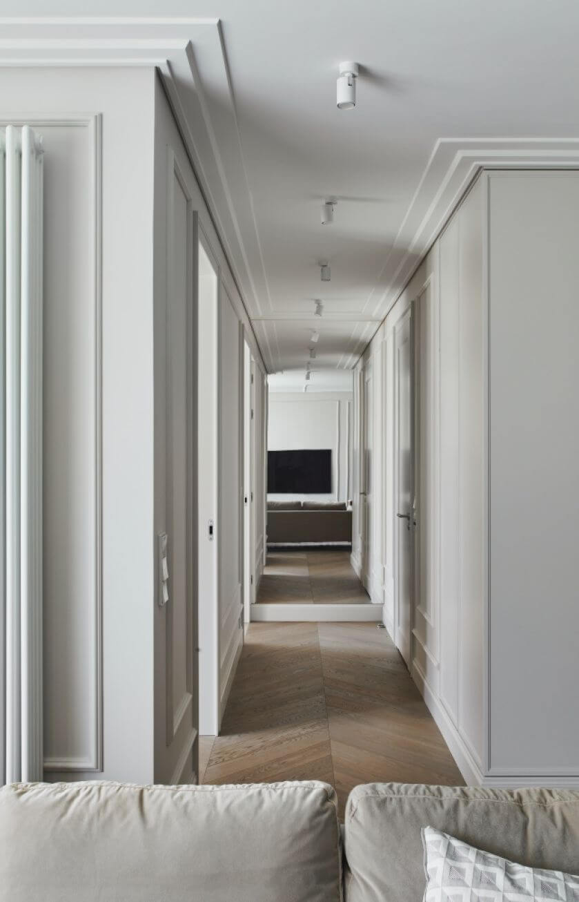 przedpokój w stylu francuskiej kamienicy