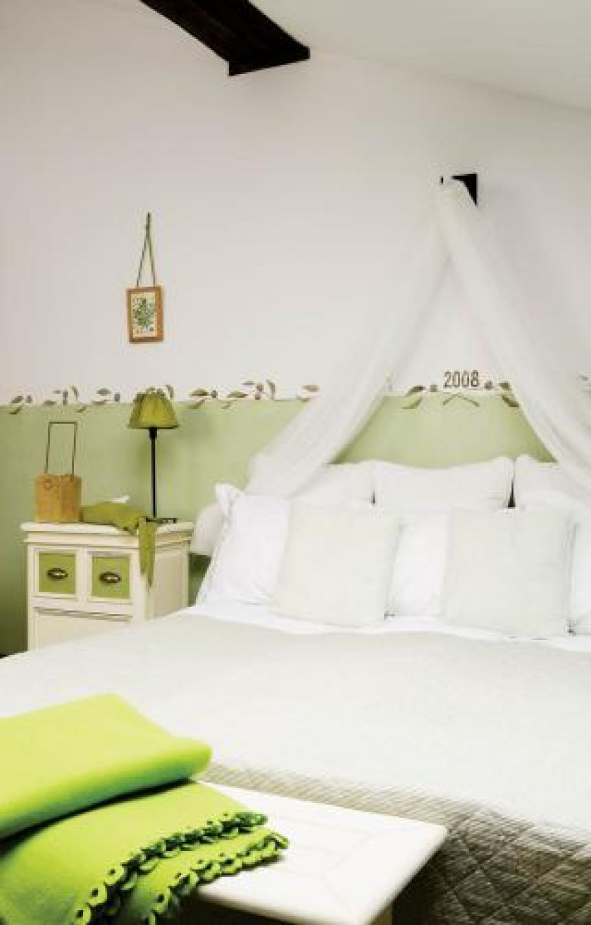 Abażury, woreczki na chusteczki, pokrowce na krzesła- wszystkie są dziełem Nunki- artystki z zacięciem krawcowej.