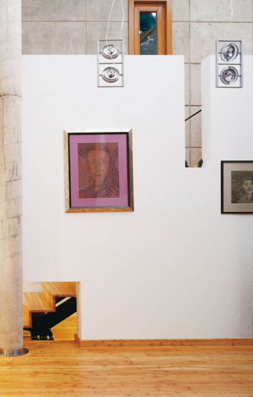 Hol - nowoczesna architektura i nowoczesna sztuka.