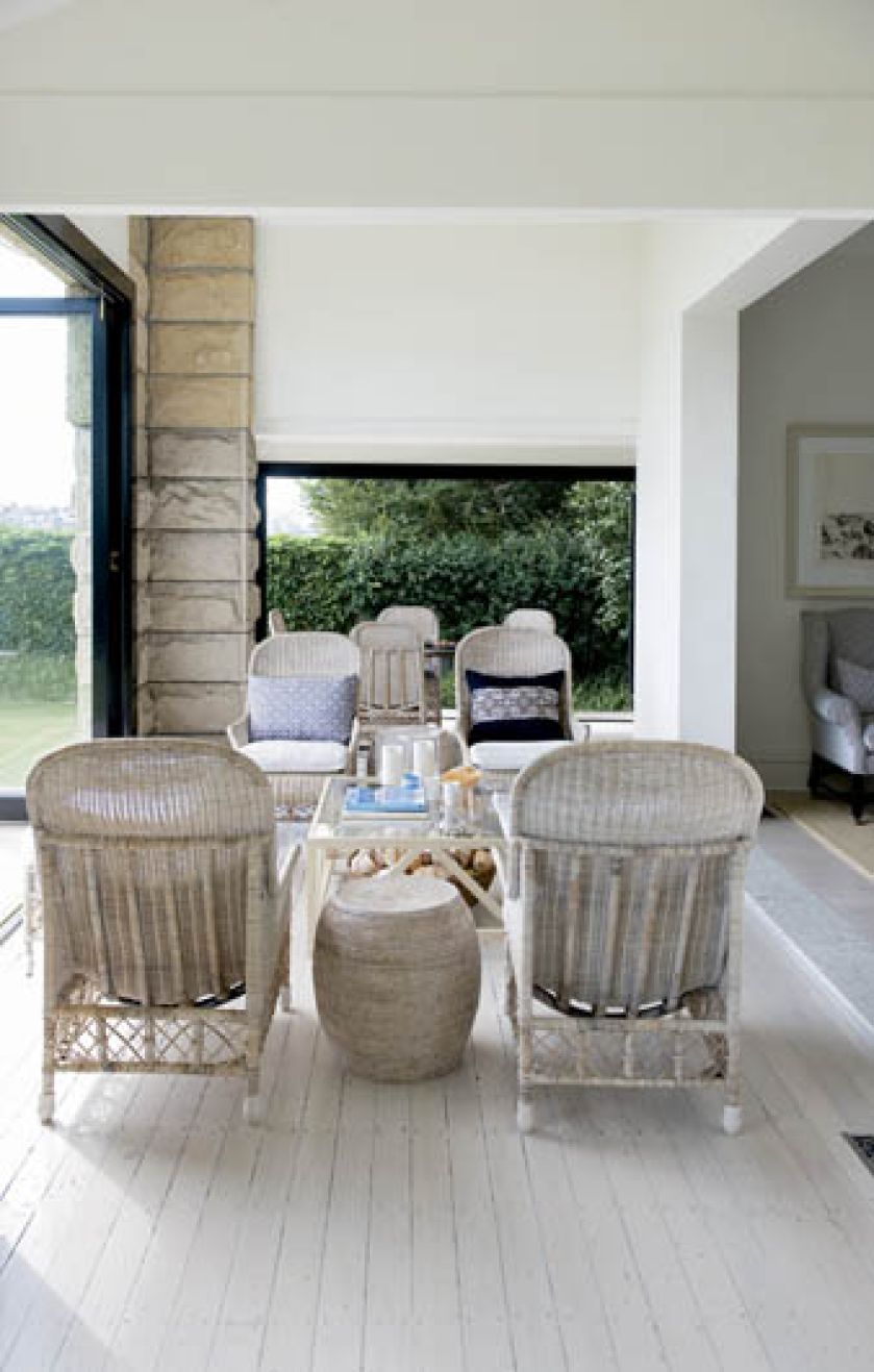 Z domu Danny’ego i Margaret roztacza się widok na australijskie wybrzeże. Urządzony jest jak amerykański beach-house.