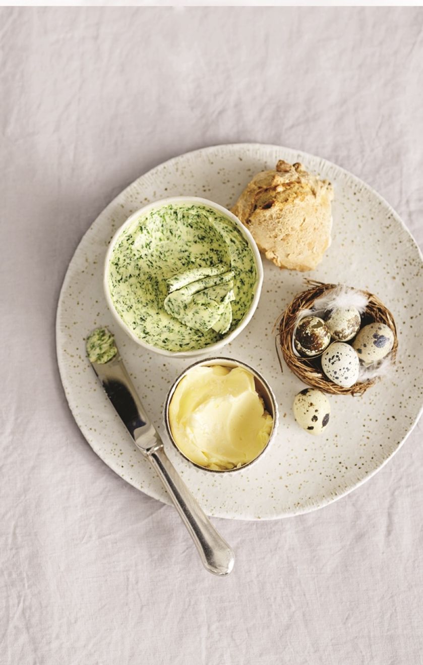 Bułeczki orzechowe z masłem trybulowym