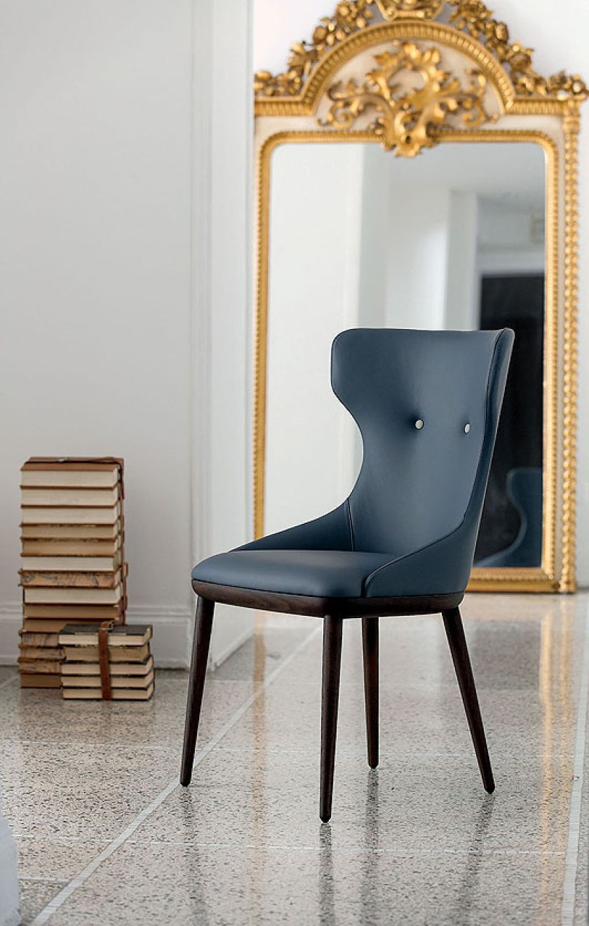 ANDY, krzesło przypominające formą fotel uszak, z jesionowego drewna, PORADA, nowość, porada.it