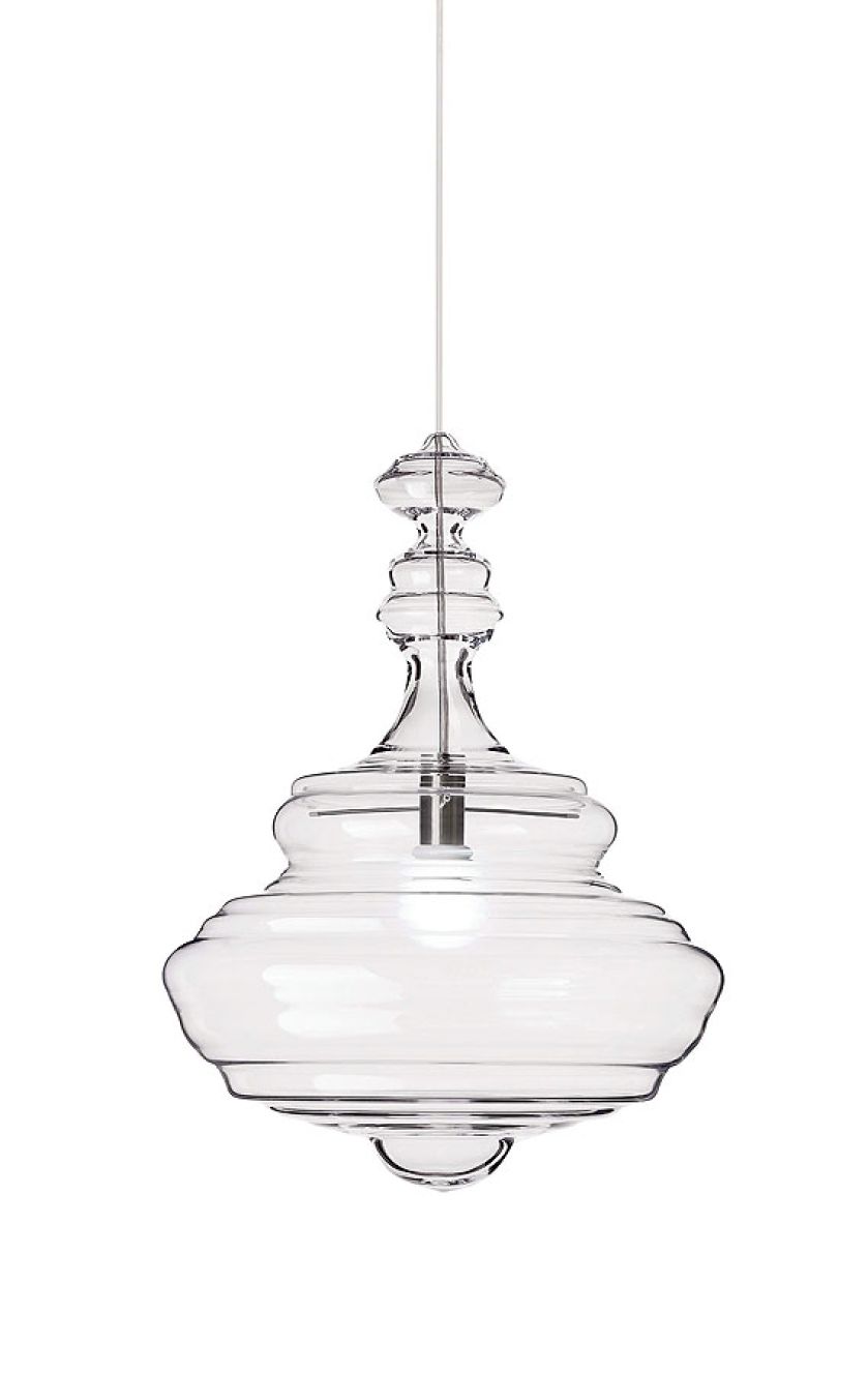 Jest nowoczesna, ale widzimy w niej zarys pałacowego kryształowego żyrandola.