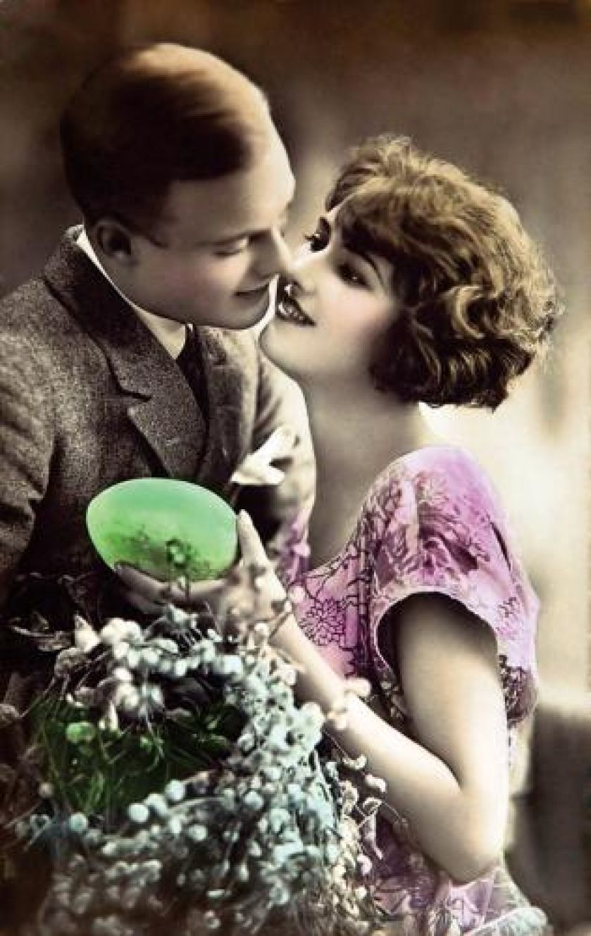 Przedwojenna, świąteczna, z fotografią zakochanych, fot. SHUTTERSTOCK.COM