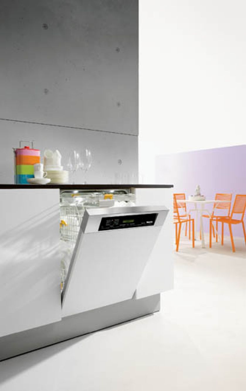 Mdel G5830 SCI do zabudowy, na 14 kompletów naczyń. MIELE