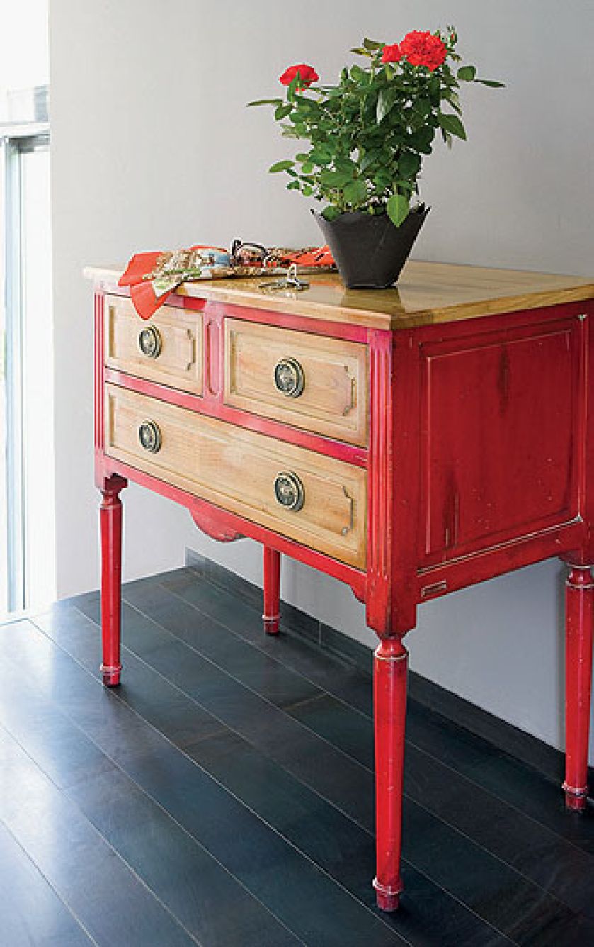 Czereśniowa komoda Stendhal kosztuje od 2750 euro. GRANGE