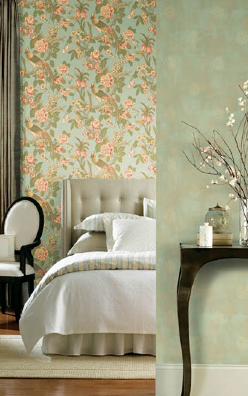 Tapeta Harrison nawiązuje do tradycyjnego angielskiego stylu - projekt Ronald Redding.