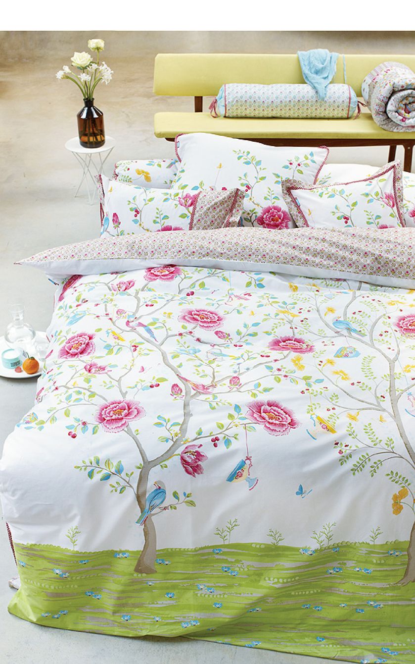 Pościel z kolekcji Flowers in the Mix (od 359 zł) i Morning Glory (359 zł) marki Pip Studio, MALABELLE