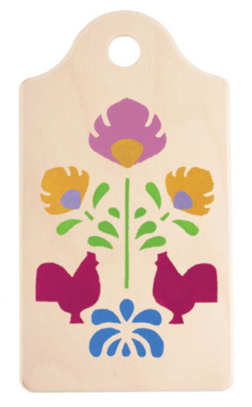 Deska do krojenia ozdobiona ludowym wzorem.