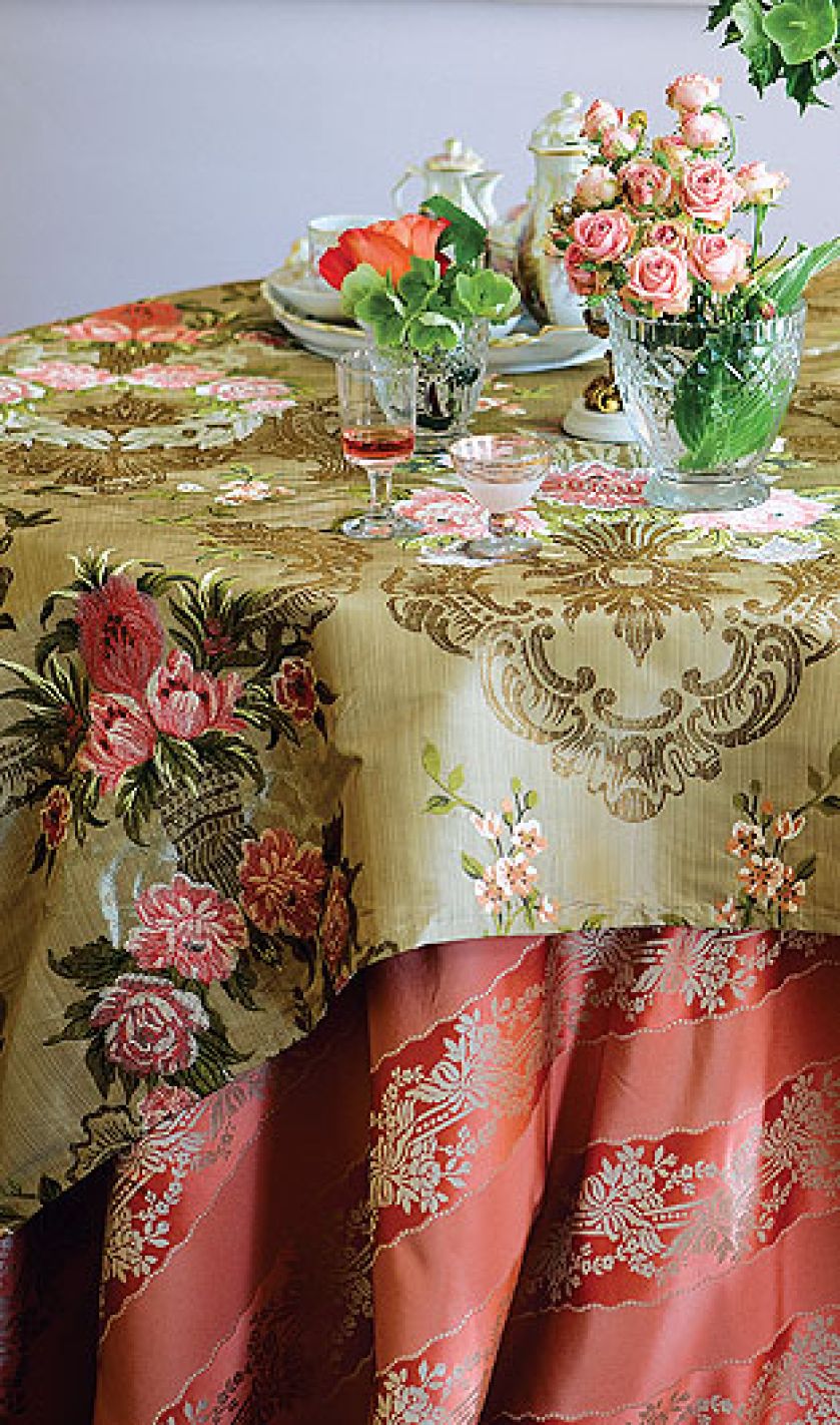 The Royal Collection od Designers Guild. Jedwabie oraz jedwabne adamaszki, satyny i brokaty kosztują od 672 do