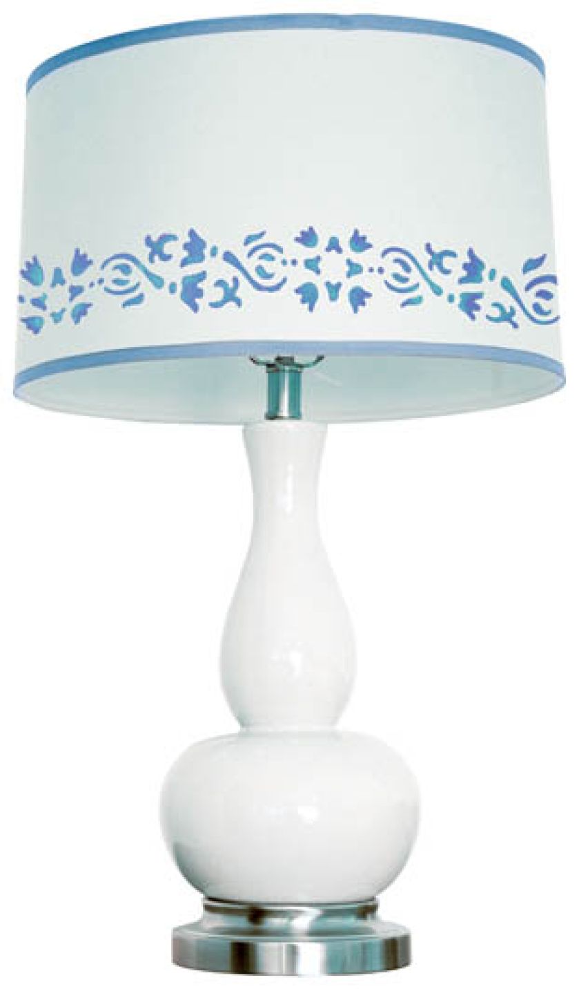 Wzorem od szablonu można ozdobić np. abażur. W ten sposób typowa lampa nabierze indywidualnego charakteru.