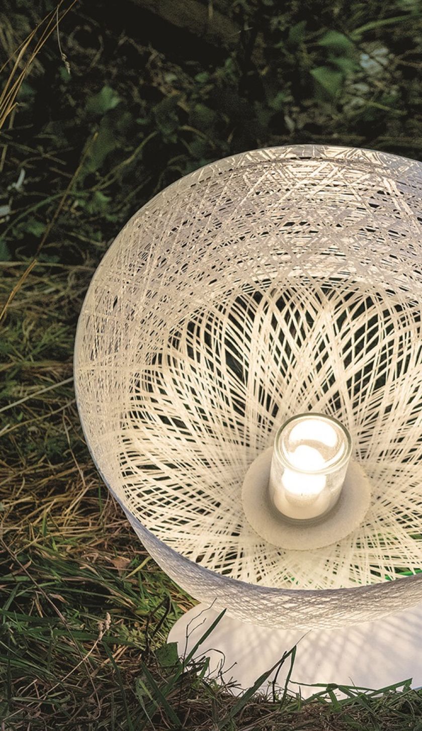 BLACK OUT, lampa utkana z włókna szklanego, jest w stanie wyczarować magiczne sceny świetlne, karmanitalia.it, e-interium.pl