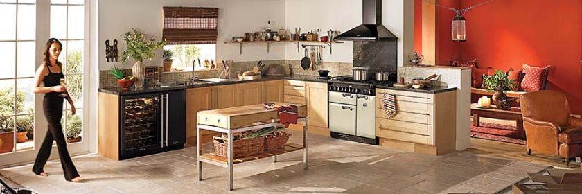 Kuchenka Elan 90 w kolorze kremowym za 14 000 zł, do tego profesjonalna winiarka, Falcon Polska