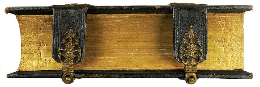 Biblia z mosiężnymi zapięciami i złoceniami, 1712 r., zbiory Biblioteki Elbląskiej, syg. 94032