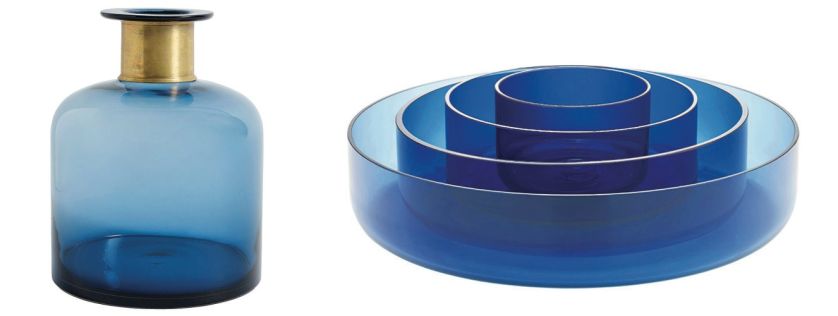 Niebieski wazon z mosiężną postarzaną obręczą, komplet szklanych misek z serii Stockholm 2017, Ikea.pl