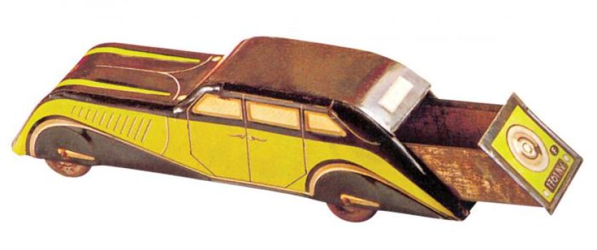 Limuzyna - puszka inspirowana kształtem samochodu marki Bugatti.