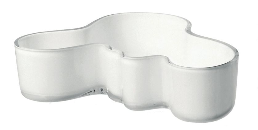 Wazon Savoy robiony jest ręcznie aż przez 7 rzemieślników, a trwa to 30 godzin.