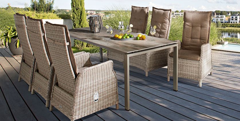 Regulowane oparcie foteli unikatowym rozwiązaniem w meblach z plecionki. Fot. Kettler