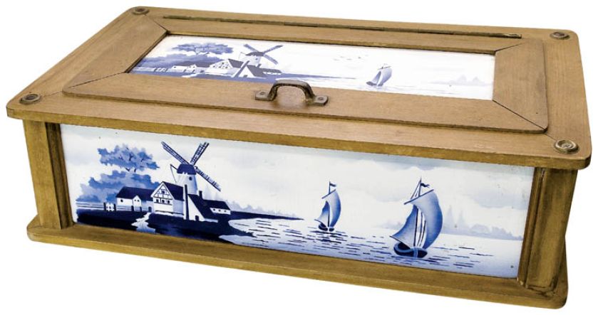 Drewniano-ceramiczny chlebak z holenderskim krajobrazem, okres międzywojenny, MUZEUM CHLEBA W RADZIONKOWIE, FOT. TIMEMACHINE