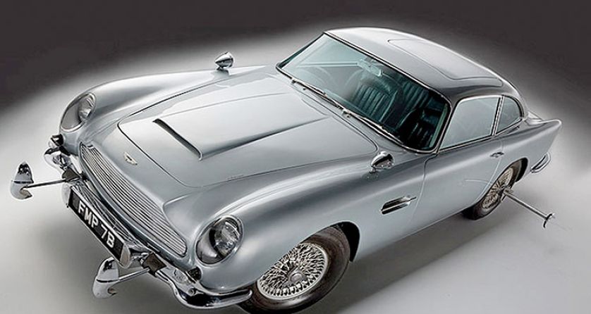 Aston martin to przedmiot masowego pożadania. Takim samochodem jeździł James Bond.