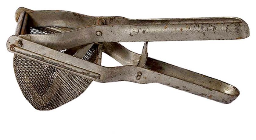 Wyciskacz do warzyw, okres międzywojenny, Muzeum Historyczne Miasta Krakowa, fot. A. Wojtuń/Green Carrot.