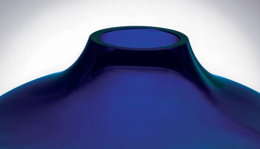Wazon Kama , szkło sodowe cieniowane, projekt Zbigniew Horbowy, 1964 r.