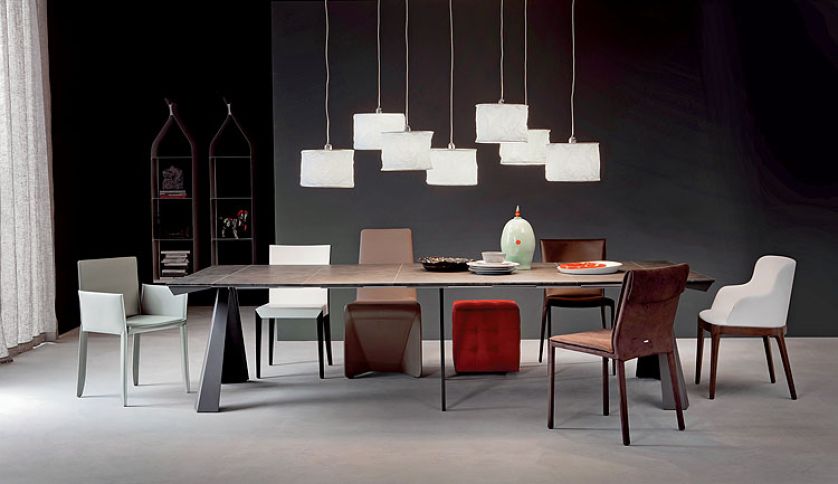 Po rozłożeniu stół może mieć nawet 3 metry długości. Cena od 10 tys. zł. ABAR HOME