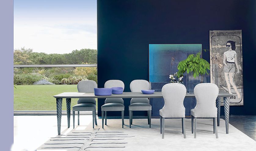 Model D106 (Marchetti) – blat i nogi z olchy, 17 705 zł. Krzesła – model D107, 3314 zł/szt. SQUARE SPACE