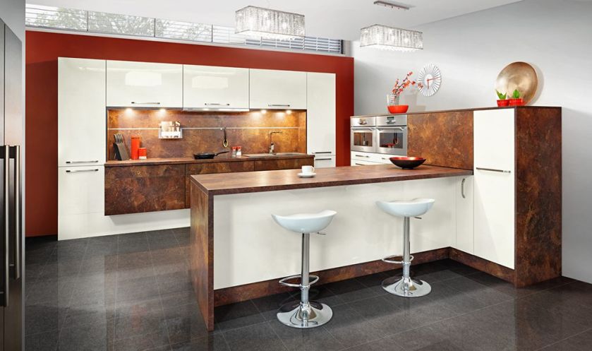 Ściana nad blatem w kuchni - 5 pomysłów na aranżację