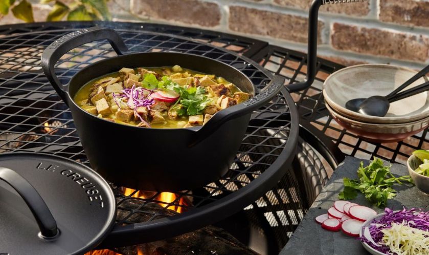 naczynia żeliwne do kuchni ogrodowej