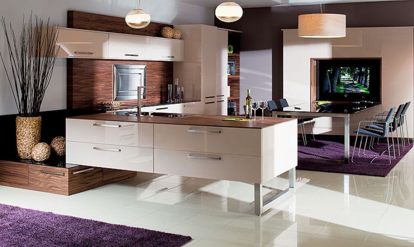 Fornir drewniany i fornir z połyskiem. MEBEL RUST