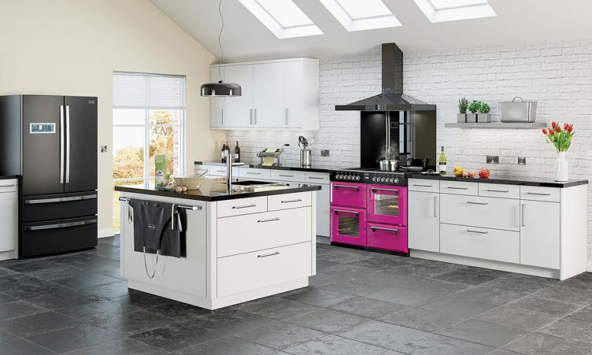 STOVES RICHMOND, kuchenka wygodnie ustawiona na wprost wyspy z blatem do pracy i zlewem, COOKING STORE