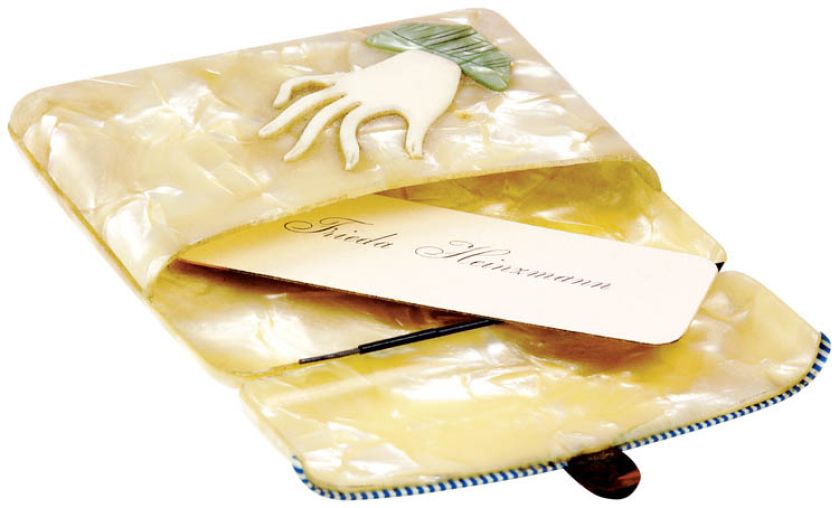 Bakelitowy wizytownik w stylu art deco, 1930 r., z kolekcji Włodzimierza Hermana, fot. G. Kołodziej i J. Twardowski/JTFOTO.DK