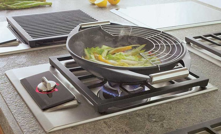 Płyta gazowa idealna do smażenia w woku kosztuje 6500 zł. Wolf. ART DE VIVRE