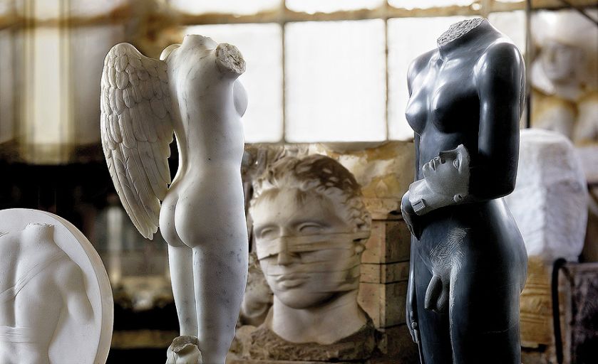 Atelier artysty, rzeźby z marmuru. Okruchy antyku Igora Mitoraja