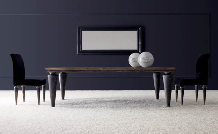 Oszczędna elegancja od Ego. Stół kosztuje 4200 euro, krzesło - 1160 euro, lustro - 1307 euro. GALERIA WNĘTRZ