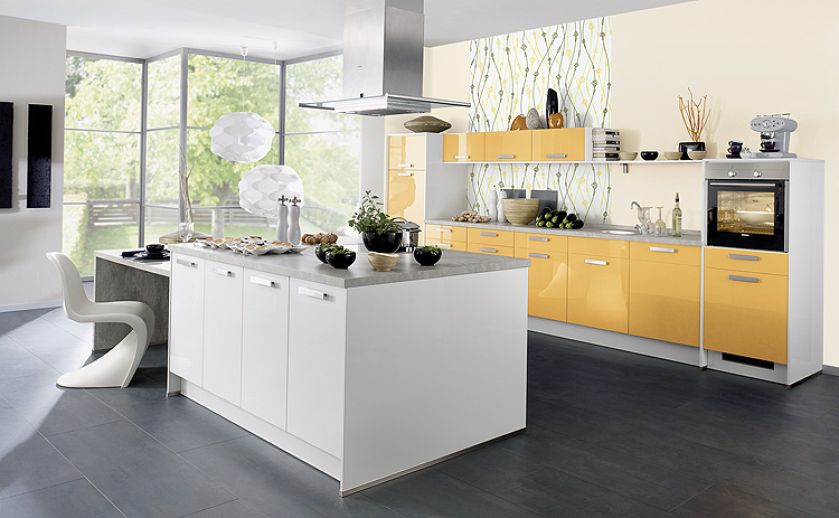 Z półwyspem-stolikiem, ok. 21 000 zł, BAUFORMAT