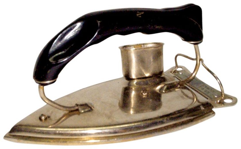Składane, elektryczne żelazko, producent: S.P.M.E. Gliwice, ok. 1978 r., Muzeum AGD w Krakowie, www.agdmuzeum.republika.pl