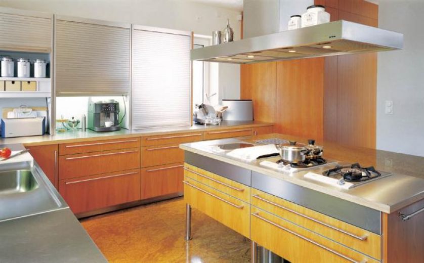 Wystarczy jeden ruch, a pojemniki z produktami i urządzenia znikną .