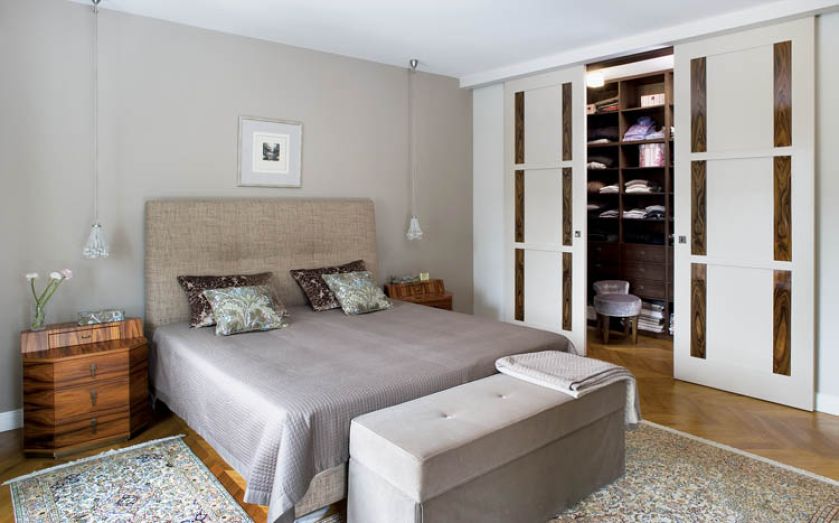 Luksusowe łóżko Treca de Paris kosztowałoby fortunę, ale firma robiła wyprzedaż mebli z ekspozycji. Kupiono je za pół ceny.