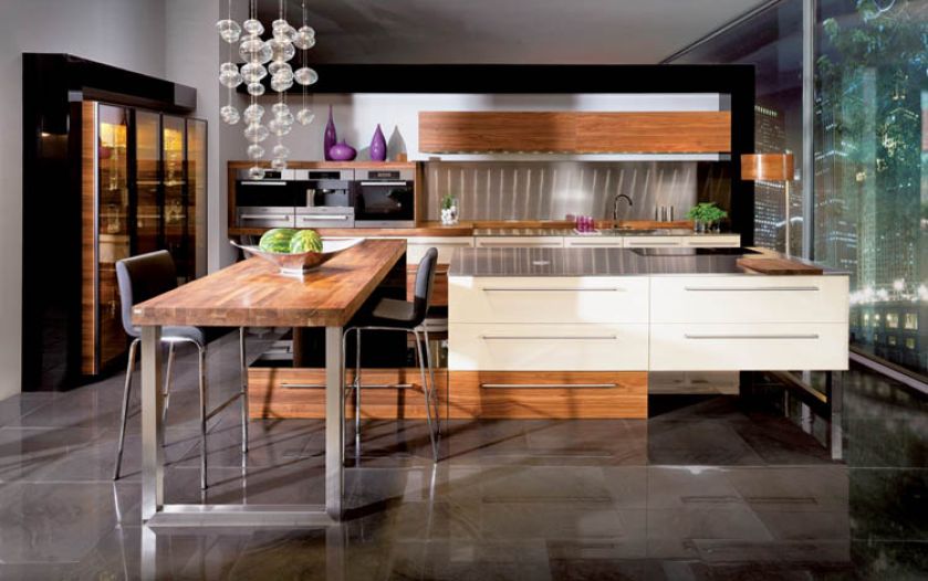 Wyspa połączona ze stołem, chłodna stal z przytulnym orzechem amerykańskim - kuchnia Detroit. MEBLE RUST