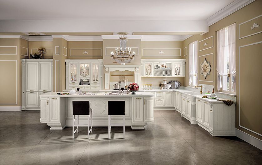 Zaokrąglone drzwiczki wyspy kuchennej, witrynki z dekoracyjnymi szprosami i do wyboru ponad 30 rodzajów uchwytów, Lube Cucine