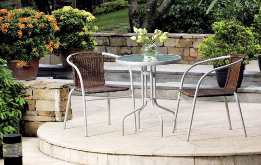 Kolekcja Como - modne połączenie aluminium z plecionką. JYSK