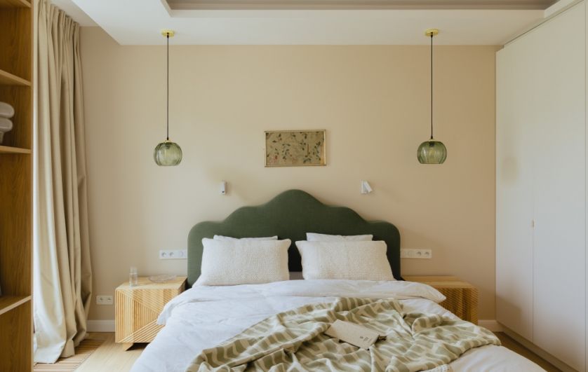 sypialnia w kolorach natury